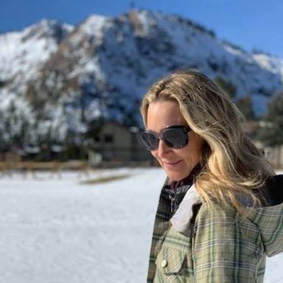 Meet your Posher, Lori - Picture 1 of 1